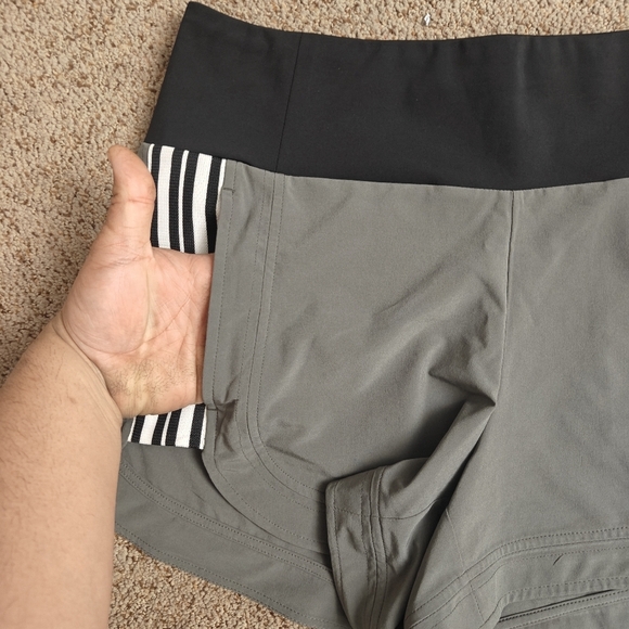 Women's Athleta ascender short | Gray |  Sz: 10 - Picture 3 of 9